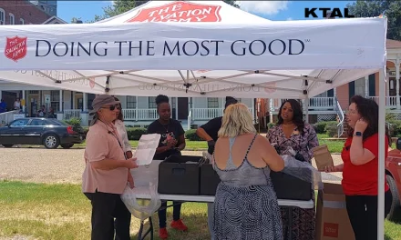 La. Rep. Tammy Phelps & Salvation Army feeds Shreveport’s underserved community